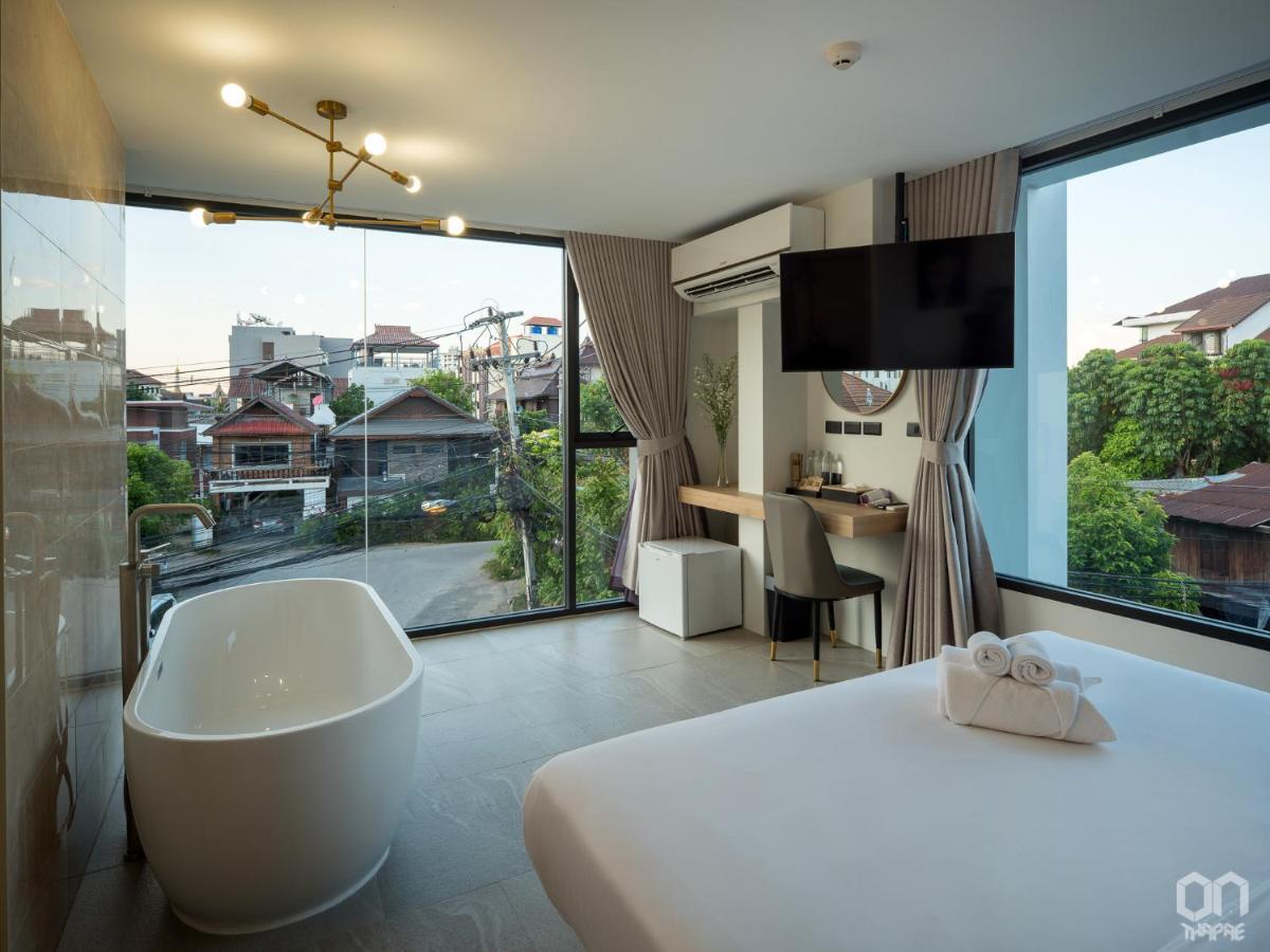 On Thapae Gate Chiangmai Hotel Chiang Mai Bagian luar foto